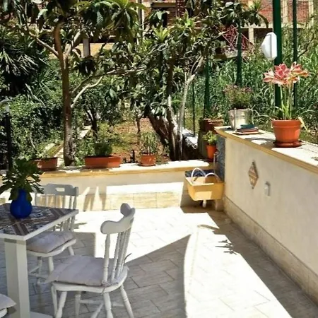 Vittorio's House With Garden-patio In Aspra Apartment