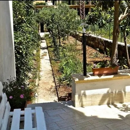 Apartment Vittorio's House With Garden-patio In Aspra Bagheria