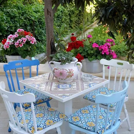 Apartment Vittorio's House With Garden-patio In Aspra *